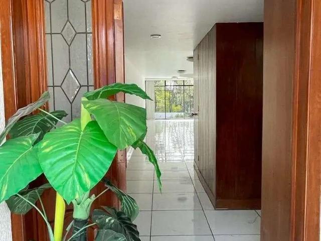 Casa en renta con luz espacio y caracter