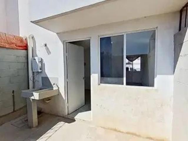 Casa En Renta Con Patio De Servicio Y Jardín