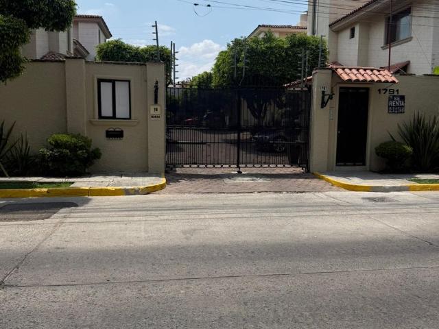 CASA EN RENTA CONDOMINIO ONTARIO EN PROVIDENCIA