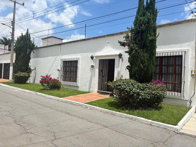 CASA EN RENTA DE UN NIVEL