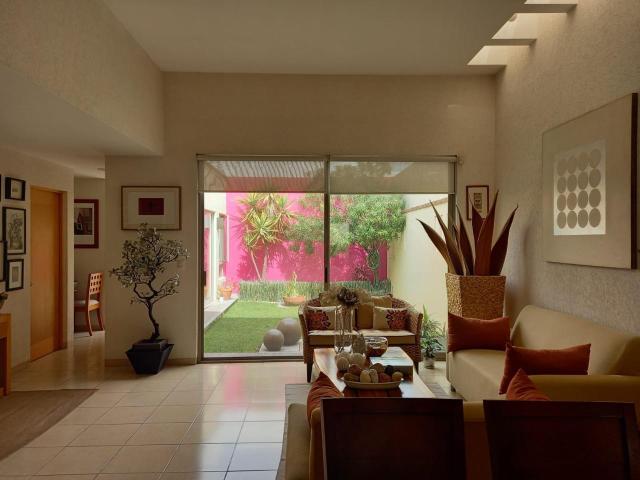 CASA EN RENTA DE UN PISO AL NORPONIENTE EN LA QUERENCIA 13LC
