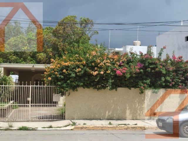 Casa en Renta de UN PISO en Col. Unidad Nacional
