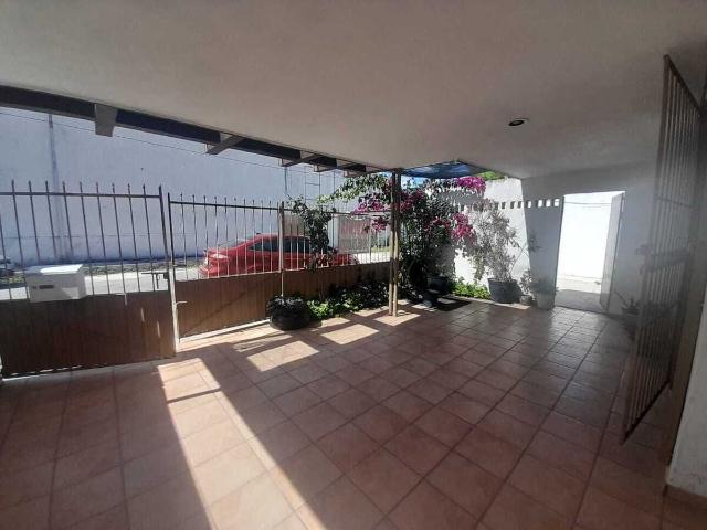 Casa en RENTA de una planta en Col. Buenavista