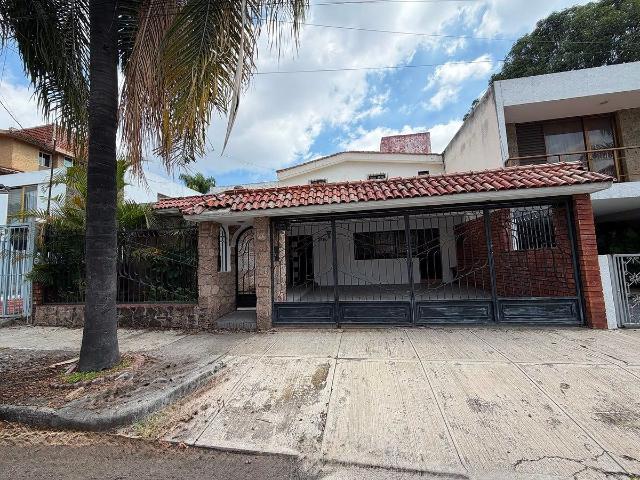 Casa en Renta, de 1 nivel, cerca Av. Terranova y Av. México