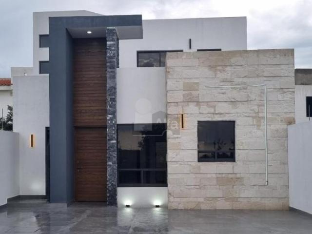 Estrena casa en renta en Mayorca, 2 recámaras con baño completo c/u