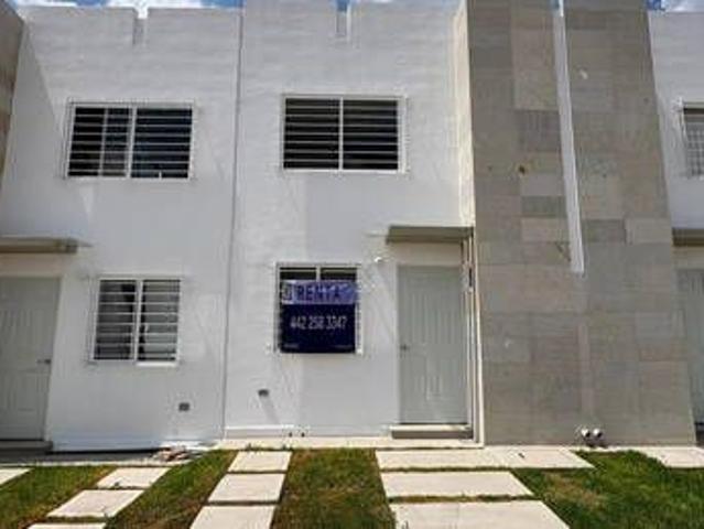 Casa En Renta De 2 Recámaras En Privada | Cerca De Parques Industriales Y Aeropuerto Querétaro