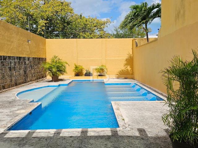 CASA EN RENTA DE 3 HABITACIONES CON ALBERCA