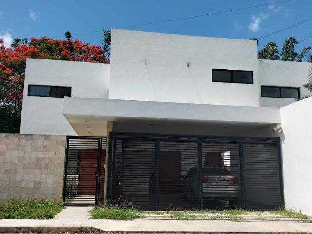 Casa en Renta de 3 Habitaciones y Piscina en Montes de Ame, Merida