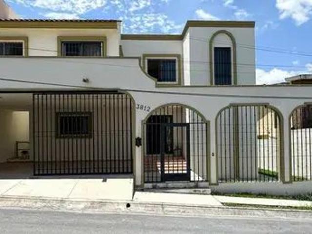 Casa en RENTA de 3 Rec en Col. Privada “Pedregal Del Contry” / Zona Sur de Mty