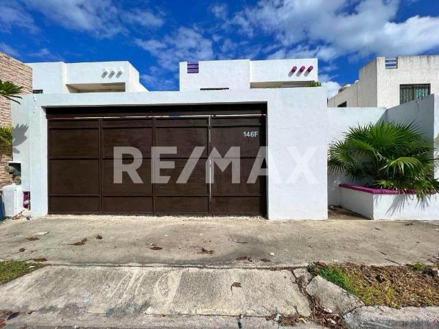 Casa en Renta de 3 recámaras, con una en planta baja en las Américas II