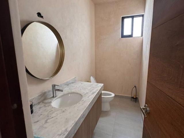 Casa en Renta de 3 Recámaras con Alberca Privada en Temozón Norte – Privada Amid