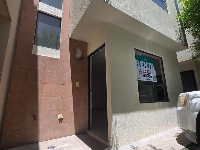 Casa en renta de 3 recámaras, UNA RECÁMARA EN PLANTA BAJA, ZONA SONTERRA