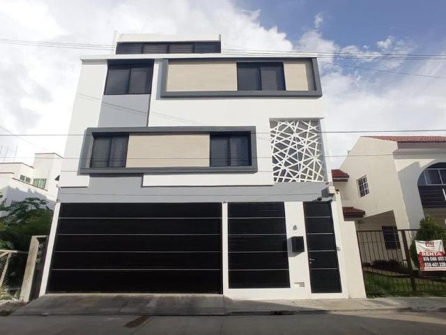 Casa en Renta de 4 Recamaras Col. Miami