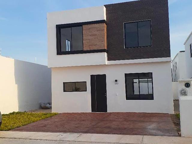 CASA DE 4 RECÁMARAS AMUEBLADA EN PRIVADA DE CONKAL A NORTE DE MÉRIDA
