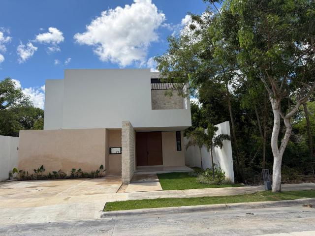 Casa en renta de 4 recámaras en Tamara