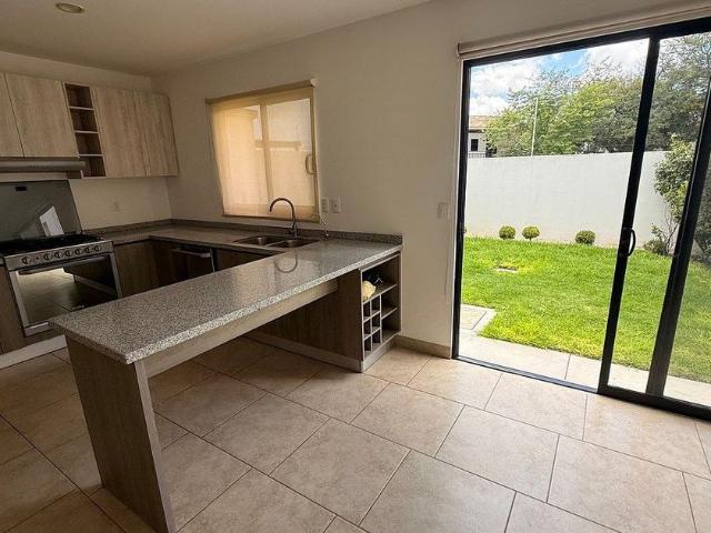 Casa en renta Delegación Epigmenio González, Municipio De Querétaro, Querétaro, 76146, México