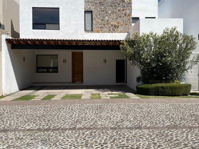 Casa en renta Delegación Félix Osores, Municipio De Querétaro, Querétaro, 76127, México