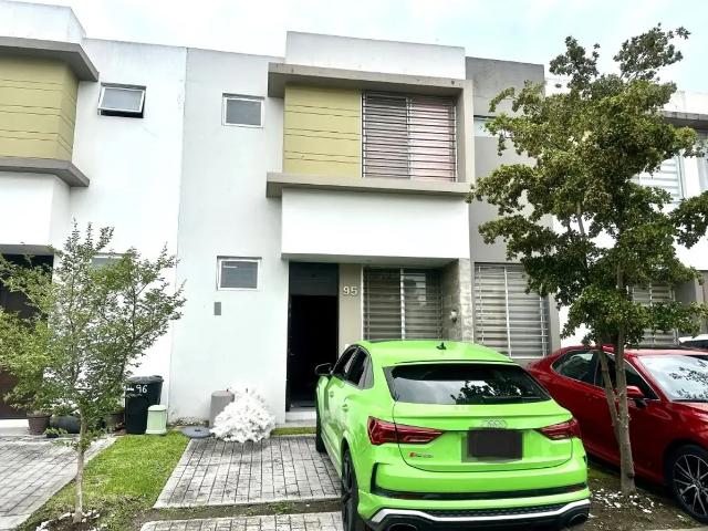 ¡CASA EN RENTA DENTRO DE COTO PRIVADO POR SOLO $14,000! ¿Buscas seguridad, espacio y una excelente