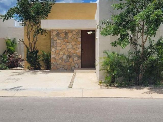 Casa en Renta dentro de Privada en Conkal