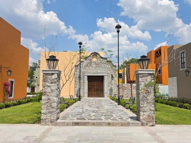 casa en renta dentro del residencial portales en zirándaro