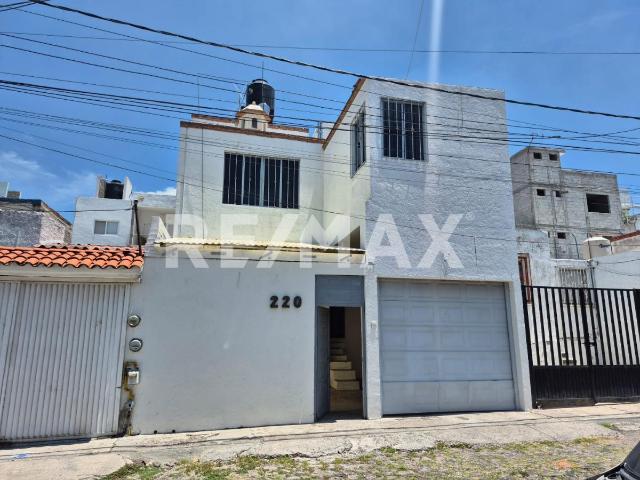 Casa en renta Desarrollo San Pablo