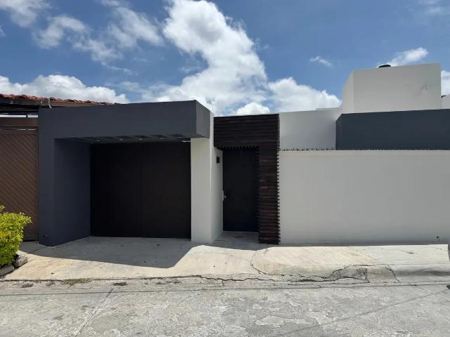 Casa en renta, excelente ubicación! Ideal para Adultos Mayores