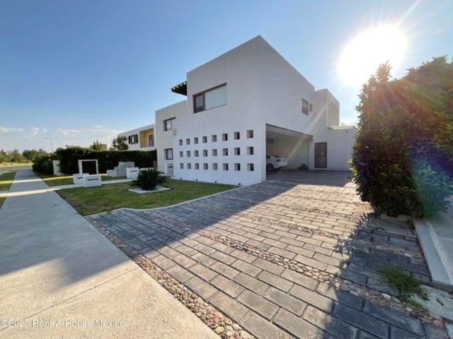 Casa en renta El Campanario, Santiago De Querétaro, Querétaro, México
