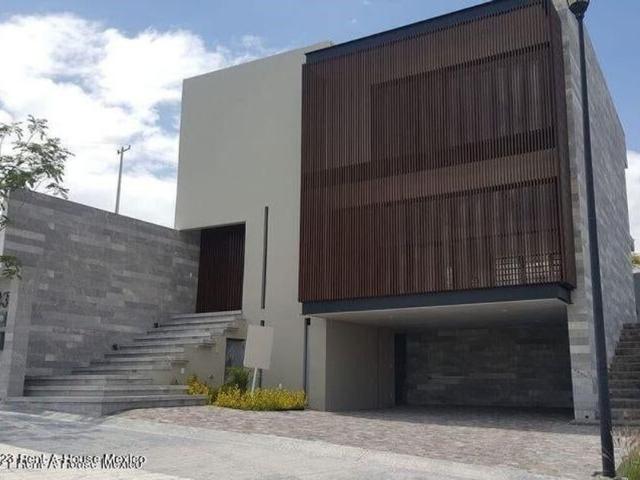 Casa en renta El Campanario, Santiago De Querétaro, Querétaro, México