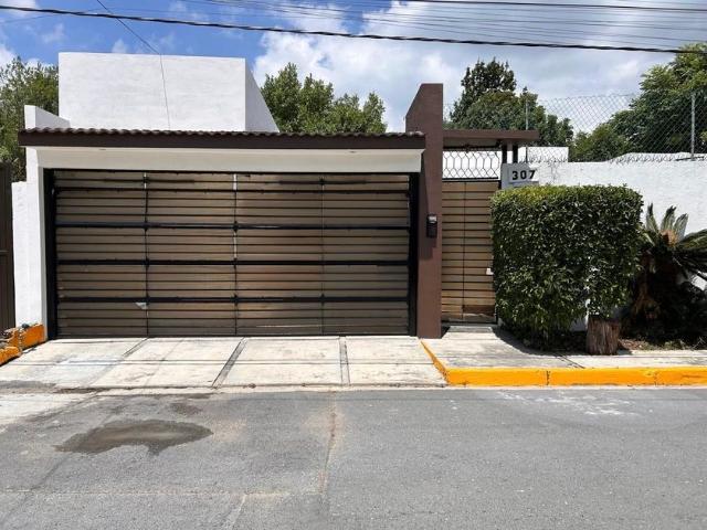 Casa en renta El Yerbaniz, Santiago, Nuevo León, México