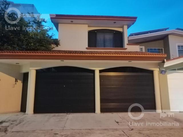 Casa en Renta en María Izquierdo, Fracc. Paraíso, Coatzacoalcos, Ver
