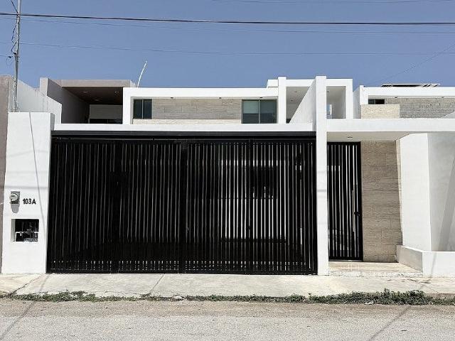 Casa en RENTA en Merida, Yucatan en el Fraccionamiento Montecristo con PANELES