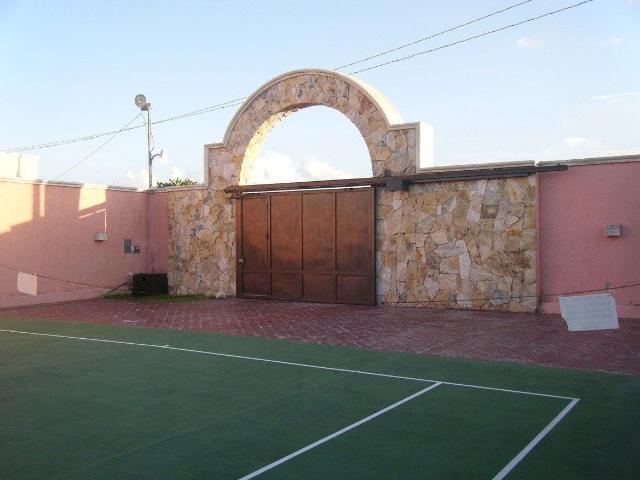 CASA EN RENTA EN MERIDA F 1124, 3 REC. EN NVO. YUCATAN $20,000.00