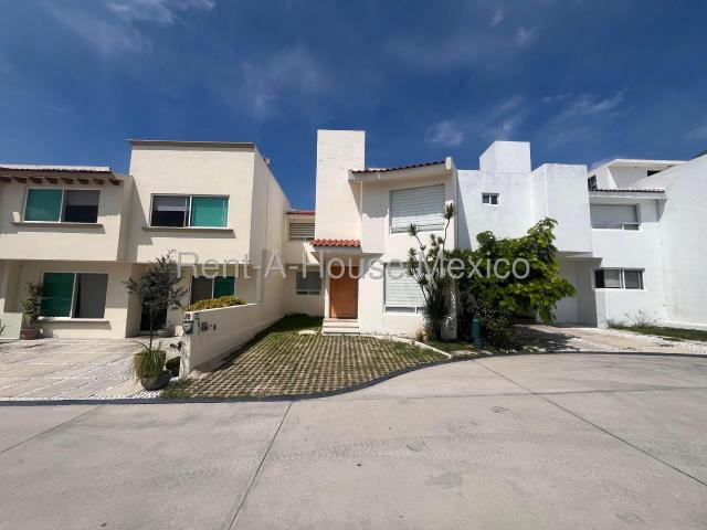 Casa Contemporanea en Renta en Milenio 3era Seccion, Queretaro