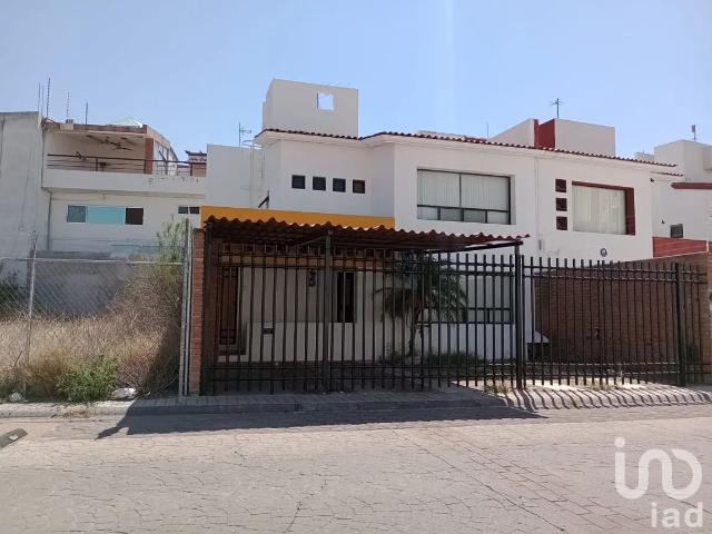 Casa en Renta en Milenio III, Querétaro, Querétaro