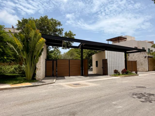 Casa en Renta en Misión Villamar I, Playa del Carmen, en Comunidad Cerrada con Alberca