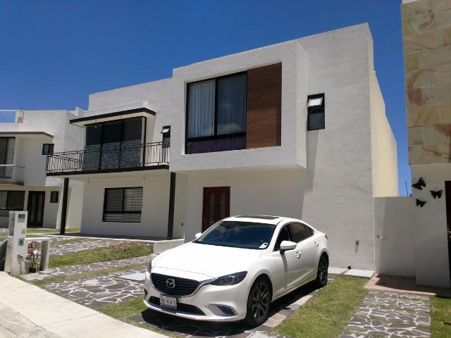 Casa en Renta en Montes Blancos en Privada en Cumbres de Juriquilla Queretaro
