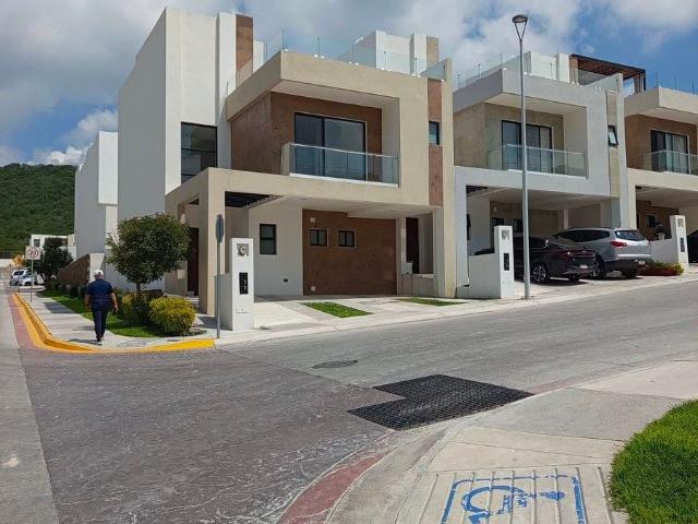 CASA EN RENTA EN NUEVO REFUGIO