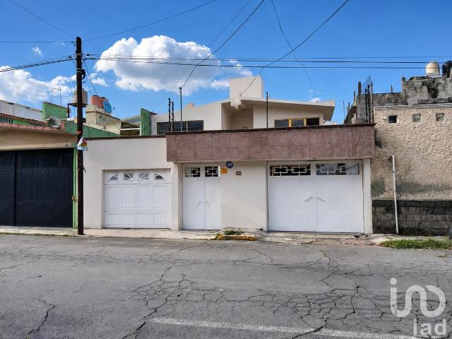 Casa en Renta en Ocho Cedros 2a Sección, Toluca, México