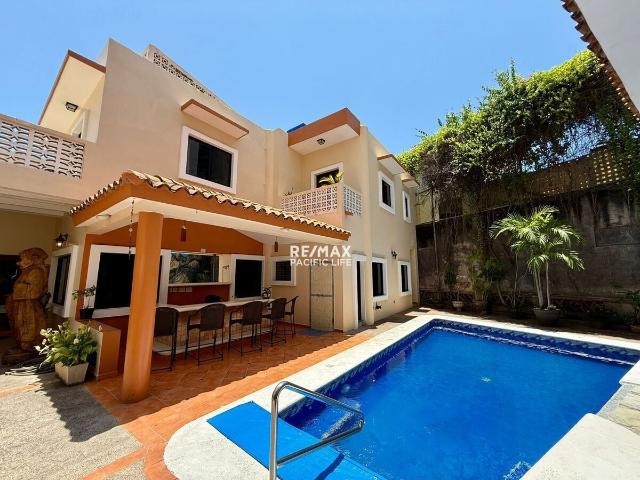 CASA EN RENTA EN OLAS ALTAS