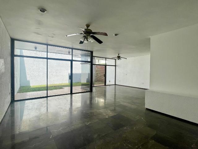 CASA EN RENTA EN AV. CUAUHT?MOC, COLONIA CENTRO, COATZACOALCOS, VERACRUZ