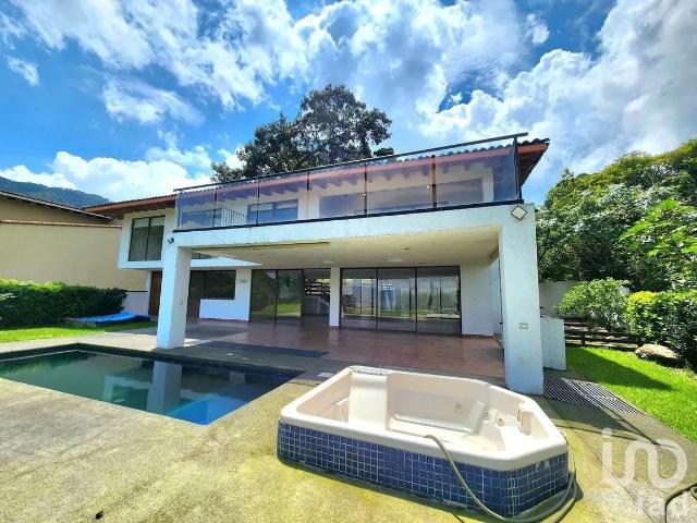 Casa en Renta en Avándaro, Valle de Bravo, Estado De México