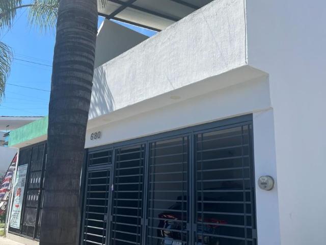 Casa en Renta en Avenida, Ideal para Negocio Tesistan