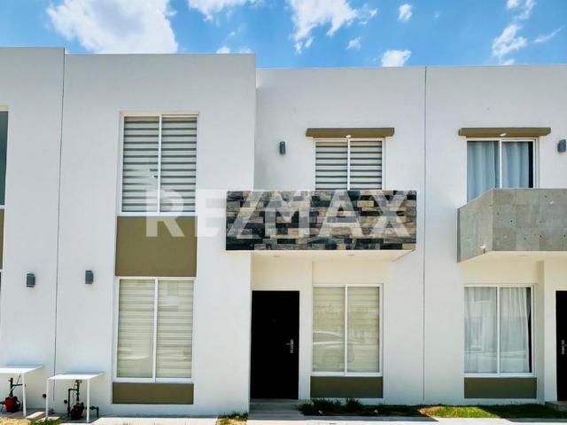 CASA EN RENTA EN ABADA RESIDENCIAL