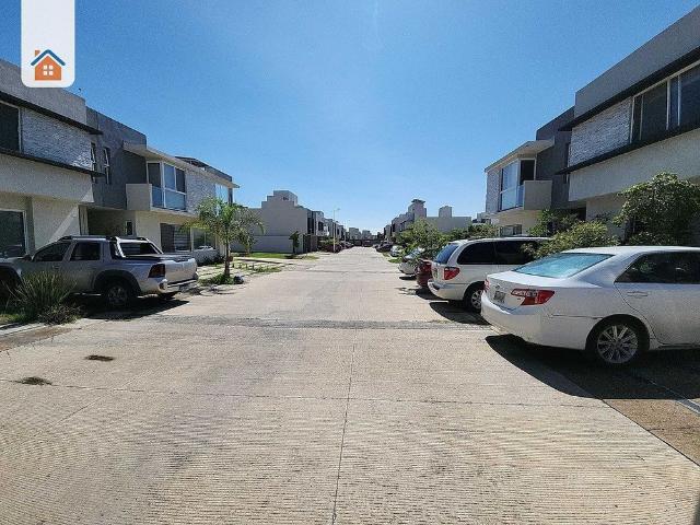 Casa en renta en Abié Residencial Zapopan con roof garden y casa club