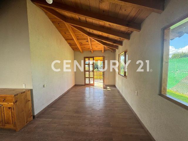 CASA EN RENTA EN ACATITLÁN, VALLE DE BRAVO