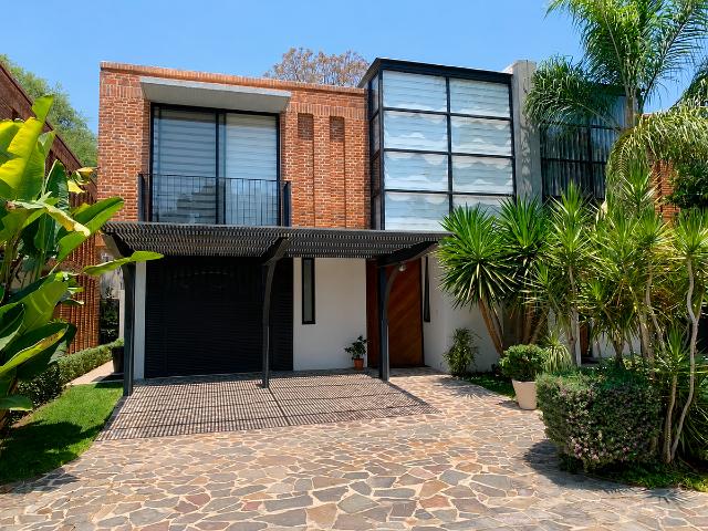 CASA EN RENTA EN AJIJIC, SERVICIOS INCLUIDOS