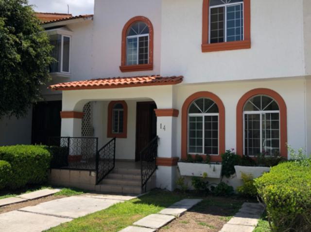 Casa en Renta en Álamos en Qro. 3 Recámaras y cuarto de servicio!