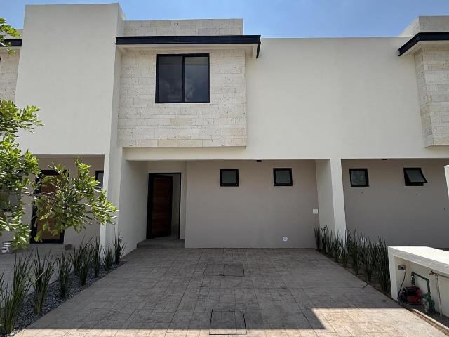 CASA EN RENTA EN ALMENA RESIDENCIAL AL NORTE DE LA CIUDAD LU