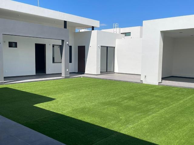 Casa en renta en Alquerias de Pozos 3 recamaras con baño, jardin sintetico