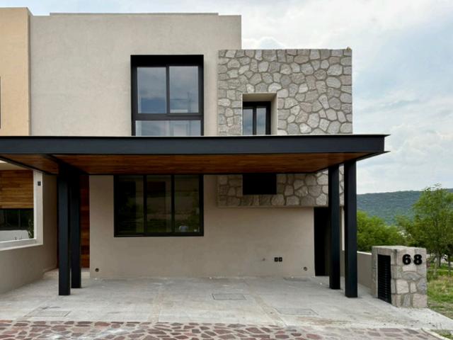 CASA EN RENTA EN ALTOZANO QRO MOELO ROCA 68